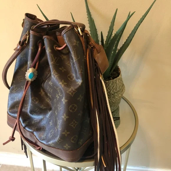 Purse no longer has fringe! Braided sides. - Picture 2 of 9